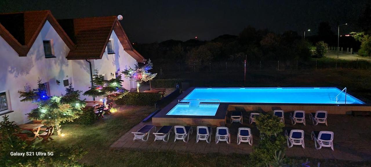 Ujście-Darłowskie Aqua Fun Domki Z Basenem מראה חיצוני תמונה